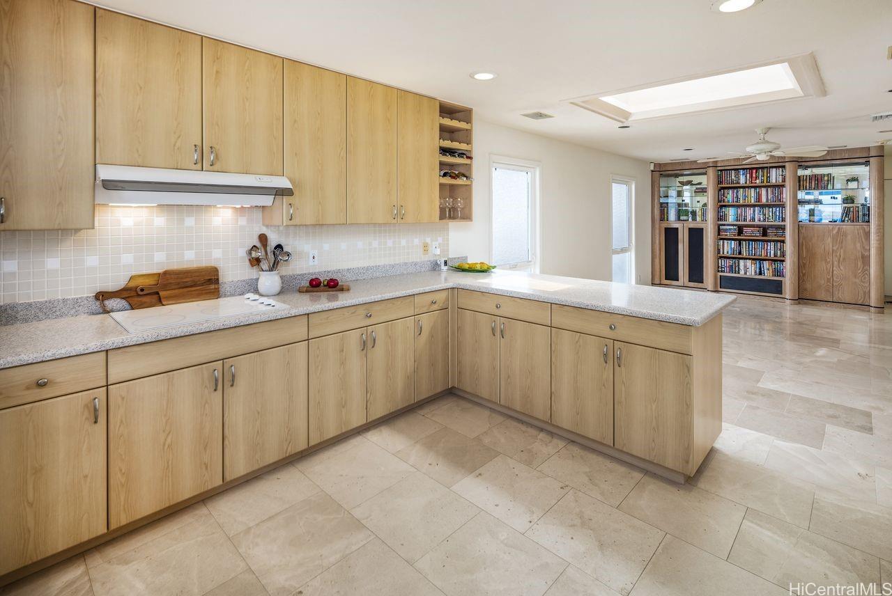 55  Poipu Drive Koko Kai, Hawaii Kai home - photo 10 of 22