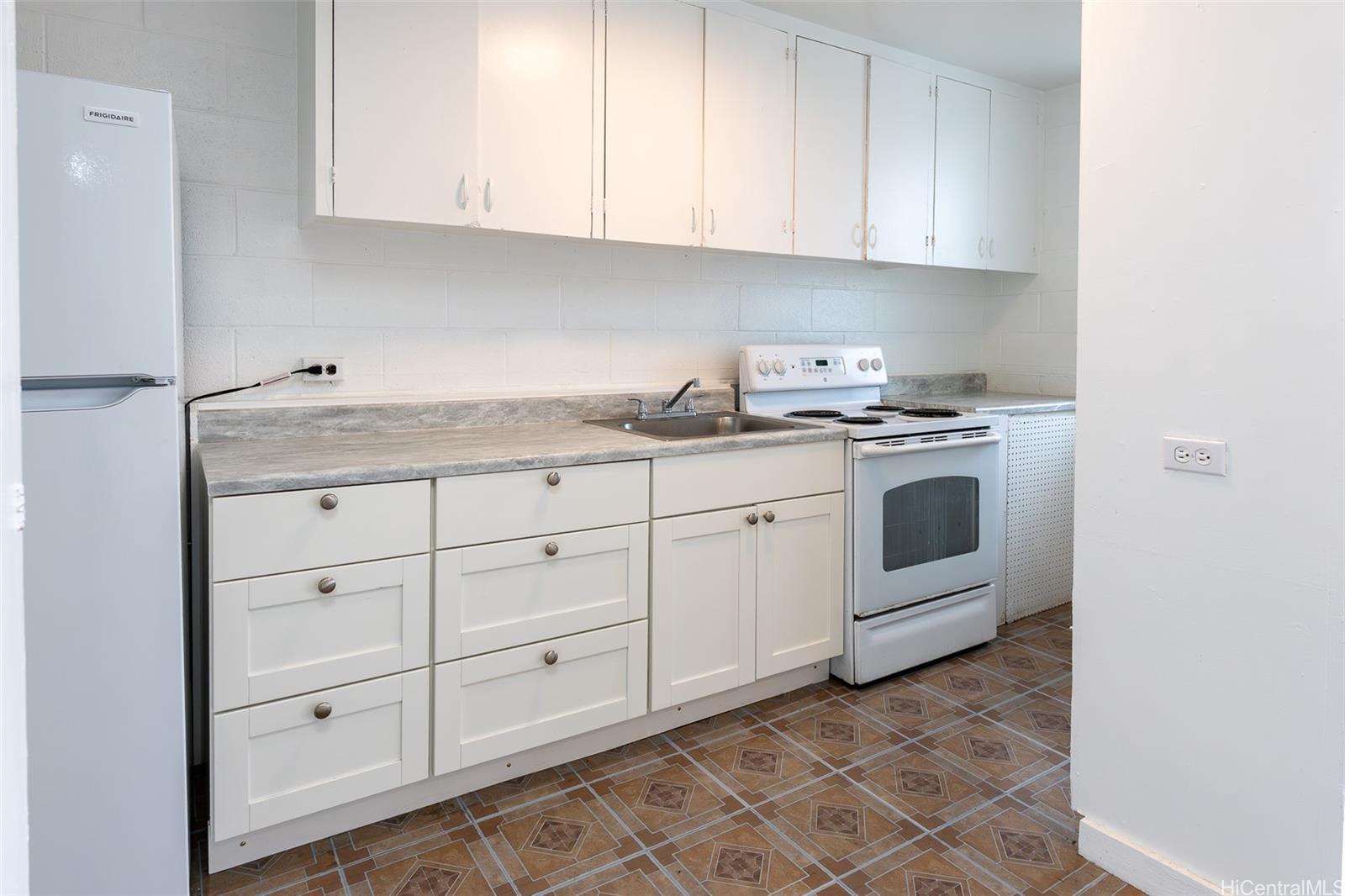 55 Walker Ave Wahiawa - Multi-family - photo 13 of 25