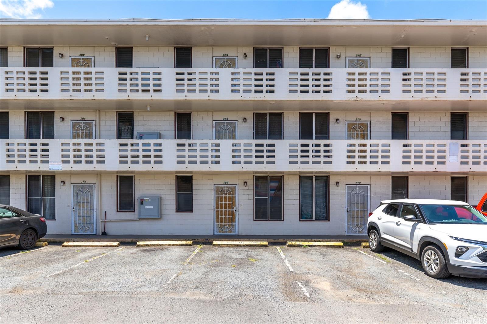 55 Walker Ave Wahiawa - Multi-family - photo 8 of 25