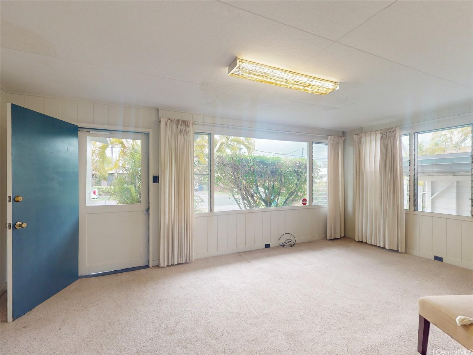 550  Olomana Street Coconut Grove, Kailua home - photo 3 of 22