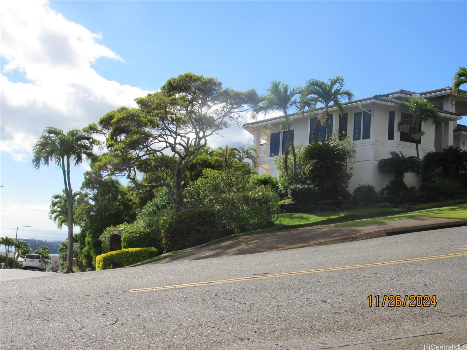 550  PuuIkena Drive Hawaii Loa Ridge, Diamond Head home - photo 2 of 24