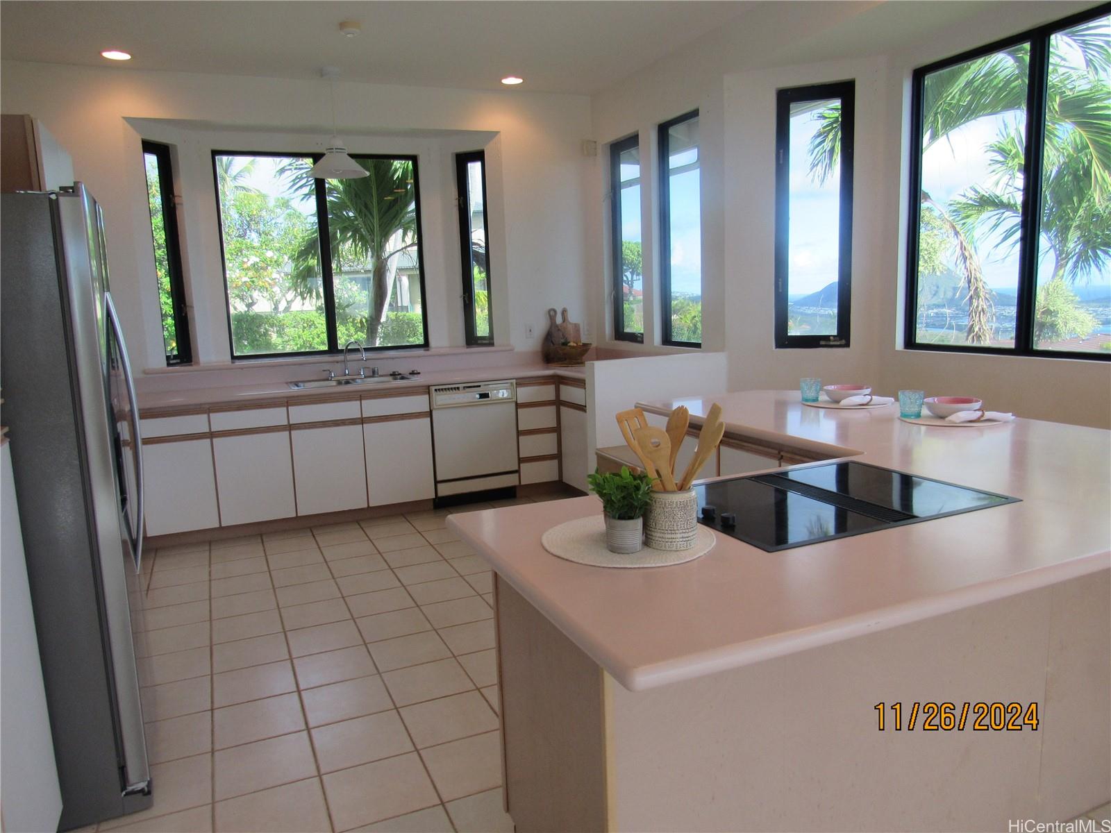 550  PuuIkena Drive Hawaii Loa Ridge, Diamond Head home - photo 10 of 25