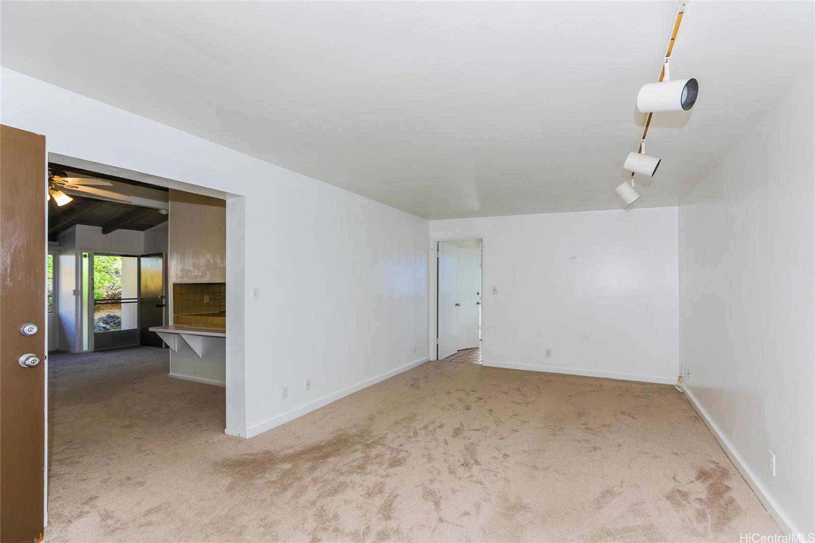 551 Kapaia Street Honolulu - Rental - photo 2 of 23