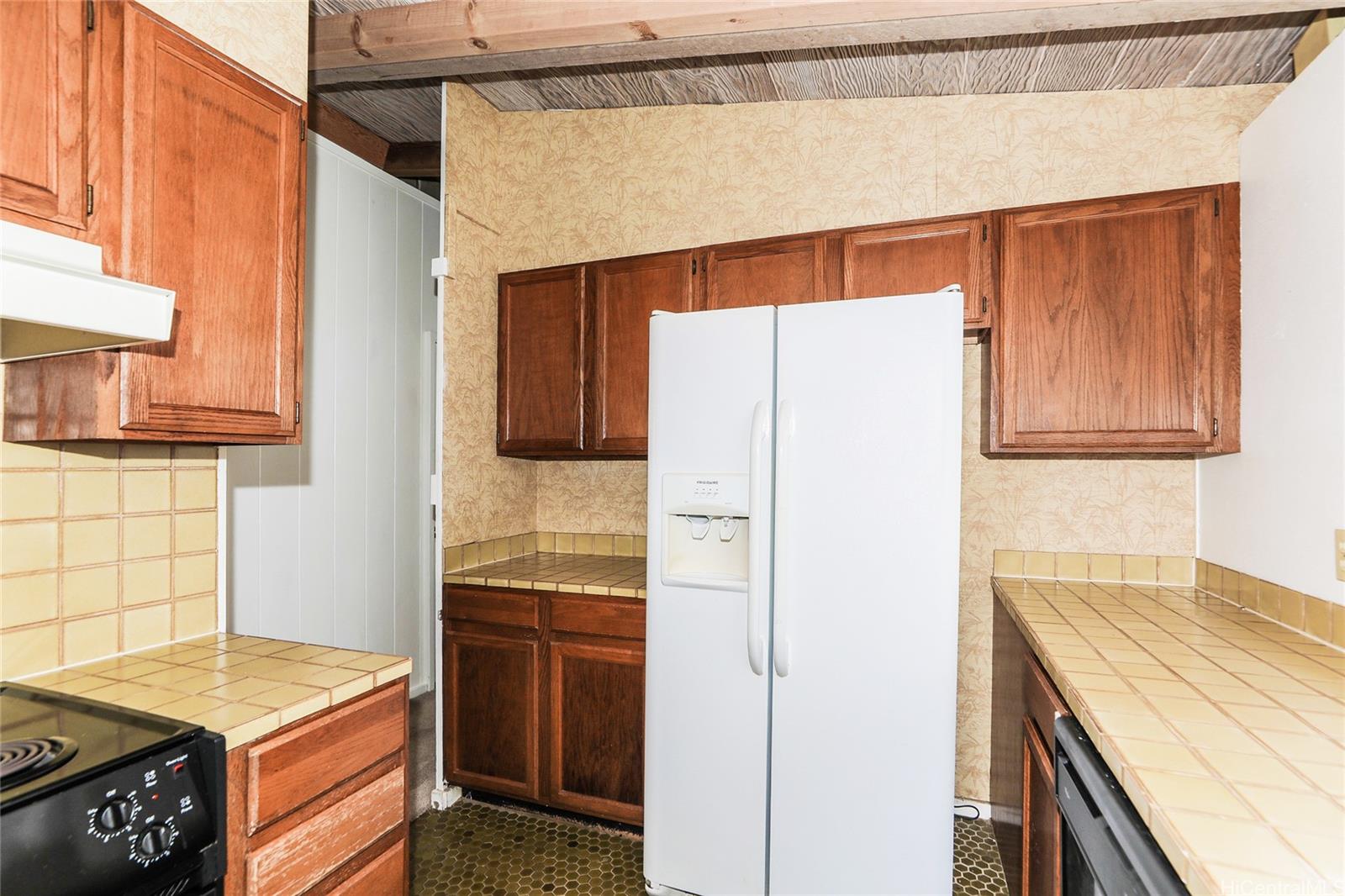 551 Kapaia Street Honolulu - Rental - photo 6 of 23