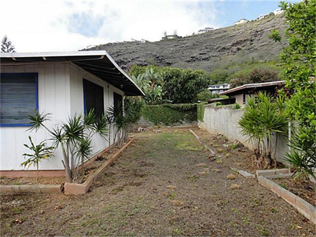 5512  Kawaikui St Niu Valley, Diamond Head home - photo 2 of 2