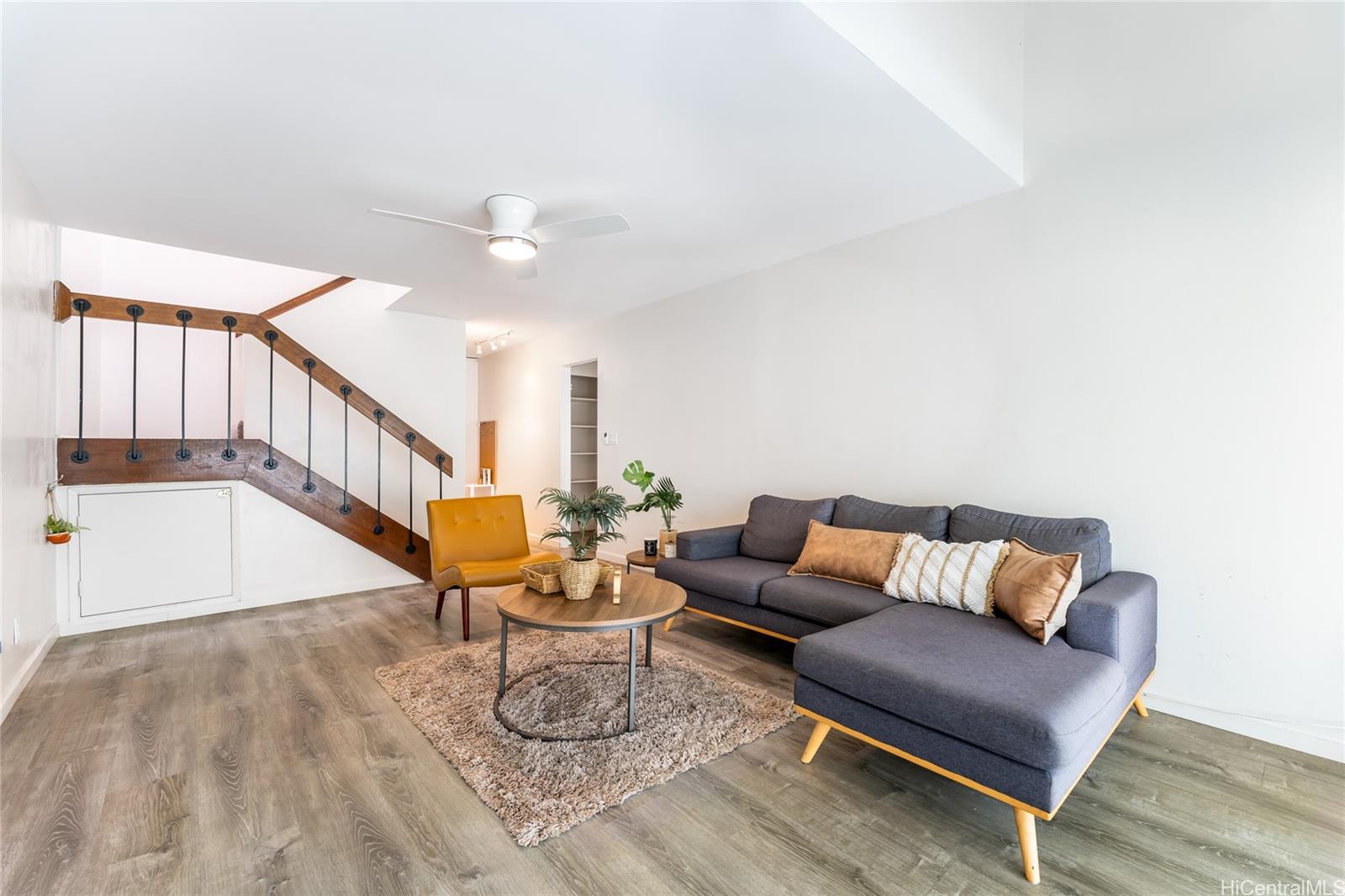 553 Pepeekeo Street 5, 553 Pepeekeo Street, Honolulu Hahaionelower