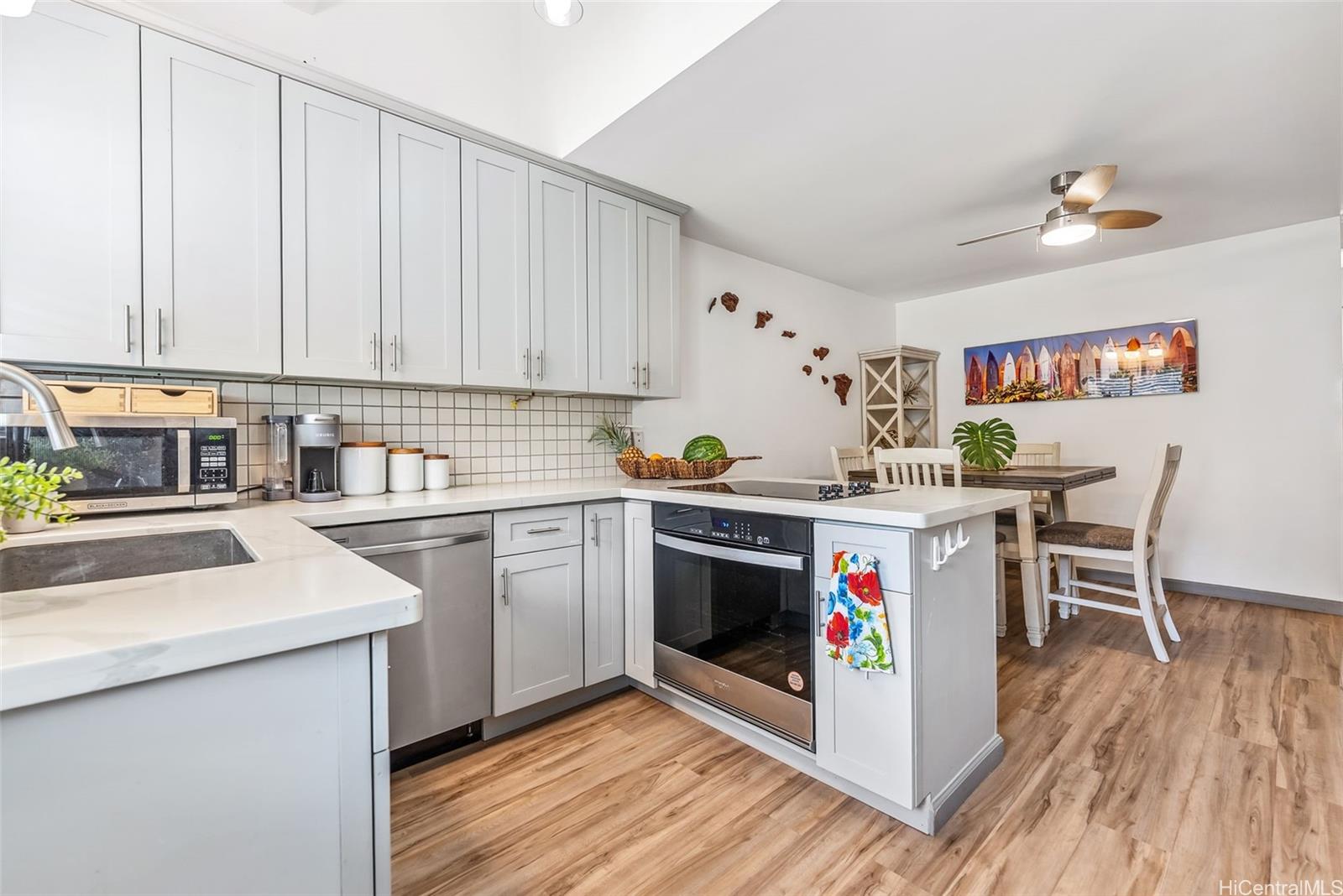 553 Pepeekeo Street townhouse # 6, Honolulu, Hawaii - photo 2 of 25