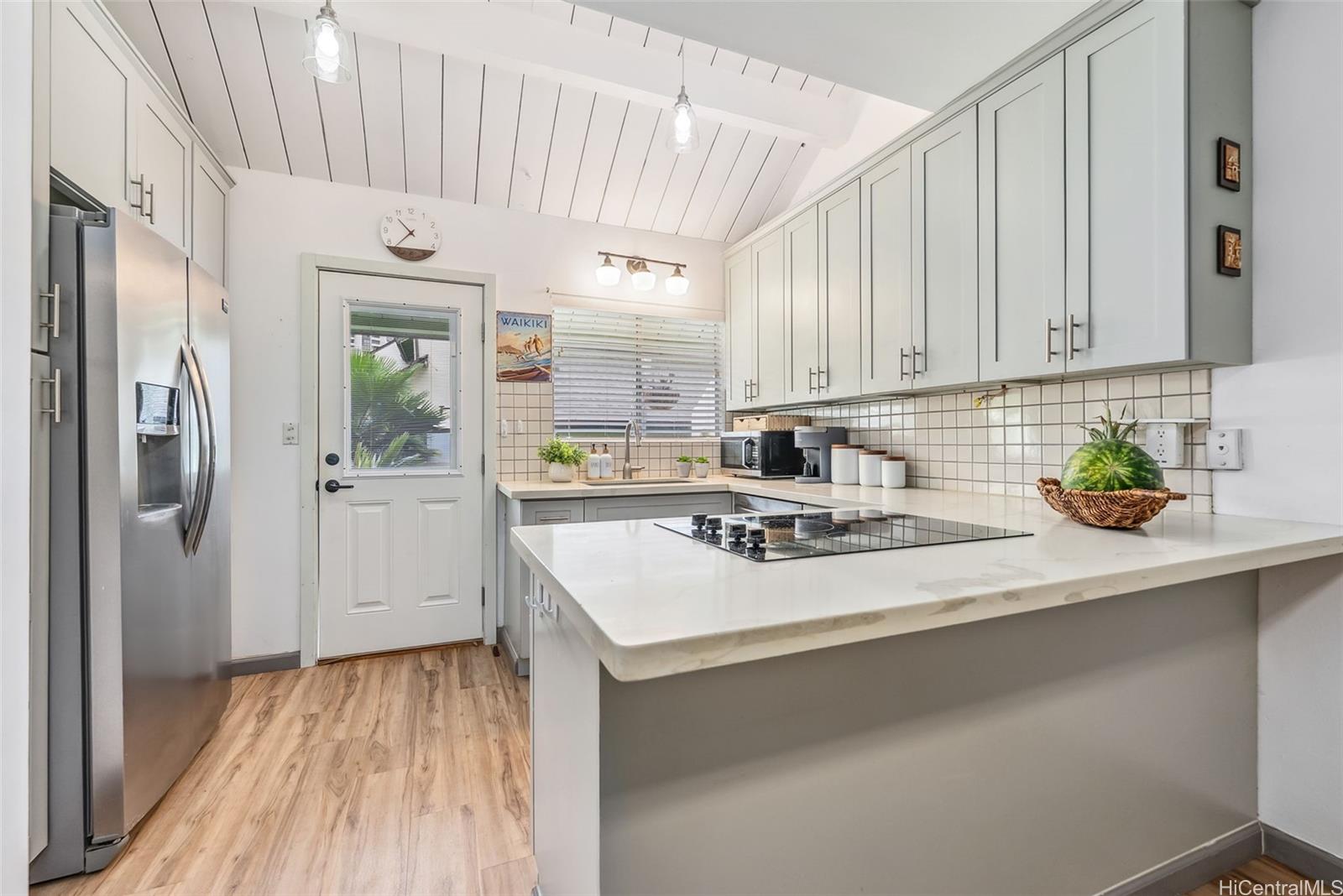 553 Pepeekeo Street townhouse # 6, Honolulu, Hawaii - photo 7 of 25