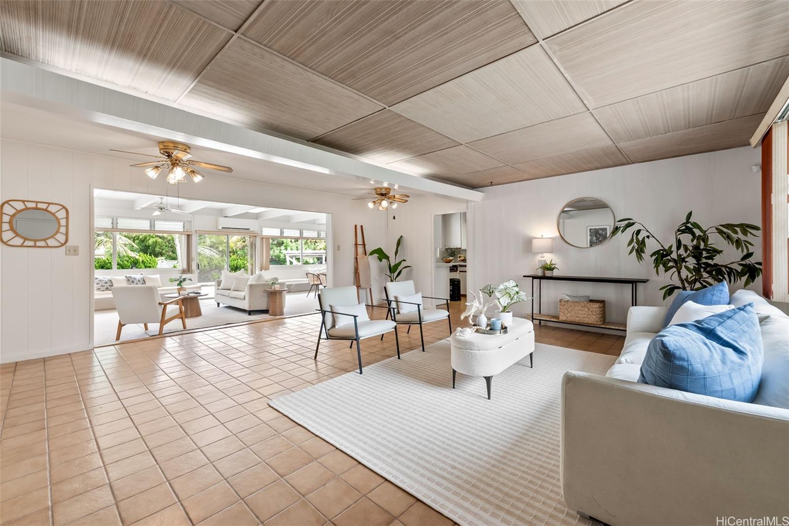 5531  Haleola Street Niu Valley, Diamond Head home - photo 4 of 25