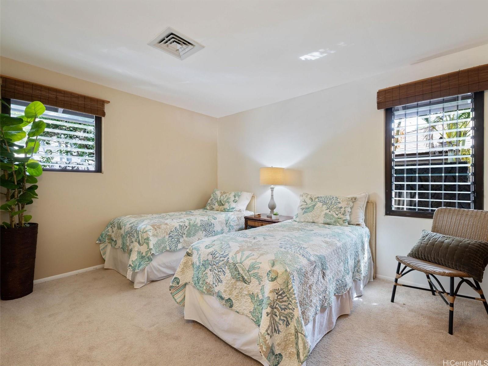 5543  Kalanianaole Hwy Niu Beach, Diamond Head home - photo 13 of 24