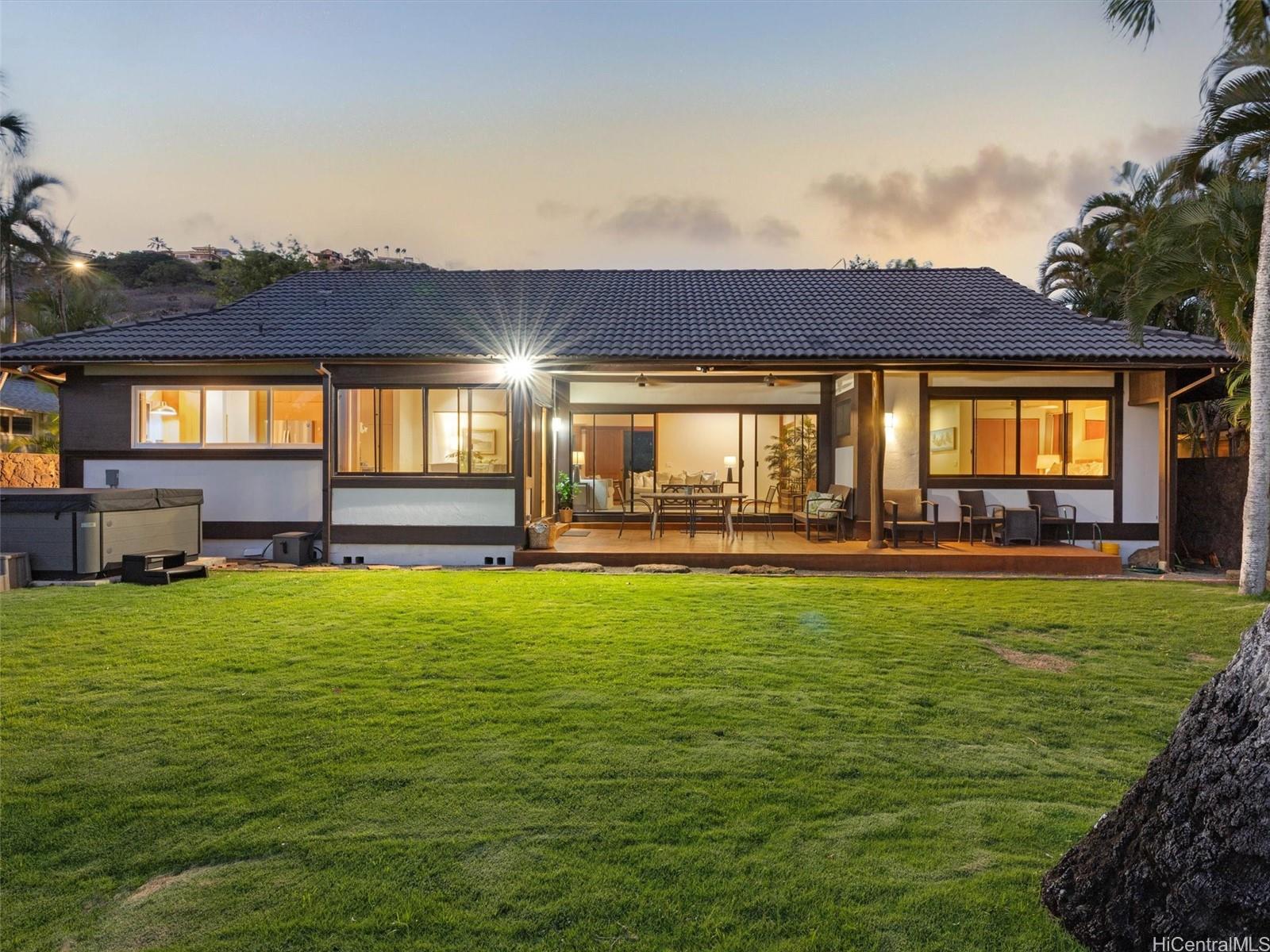 5543  Kalanianaole Hwy Niu Beach, Diamond Head home - photo 18 of 24