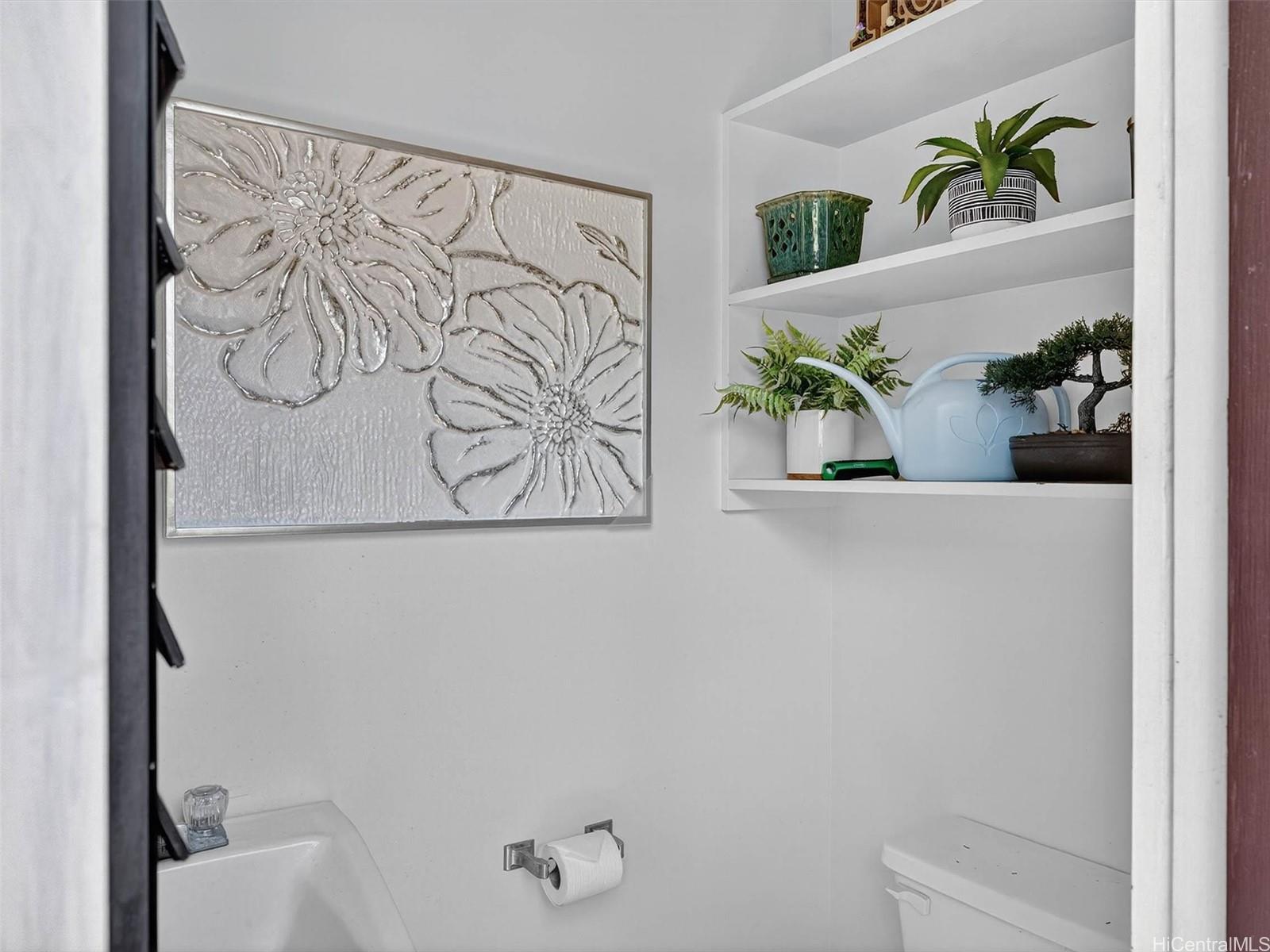 5543  Kalanianaole Hwy Niu Beach, Diamond Head home - photo 20 of 24