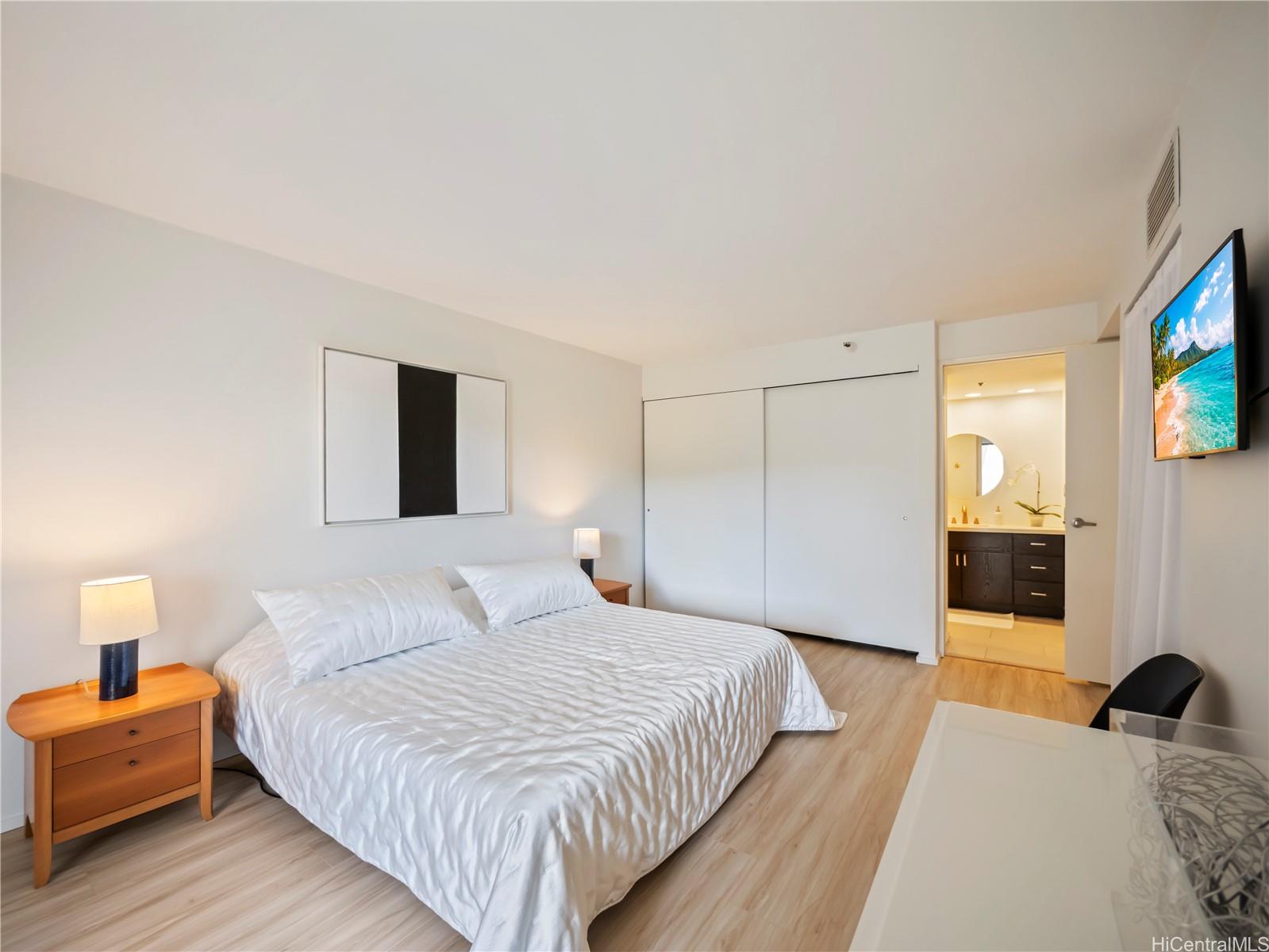 Commodore condo # 12E, Honolulu, Hawaii - photo 16 of 25