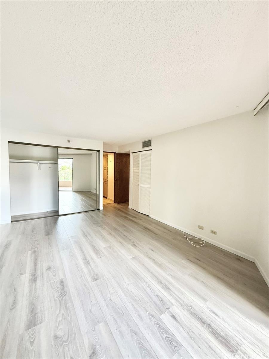 555 Hahaione St Honolulu - Rental - photo 11 of 25