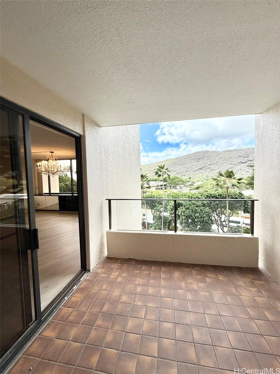 555 Hahaione St Honolulu - Rental - photo 13 of 25