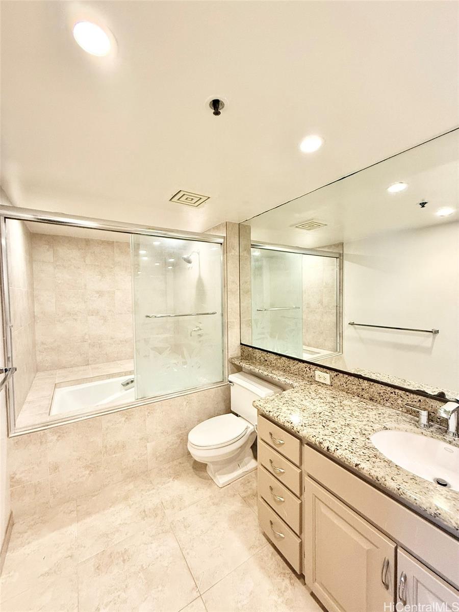 555 Hahaione St Honolulu - Rental - photo 14 of 25