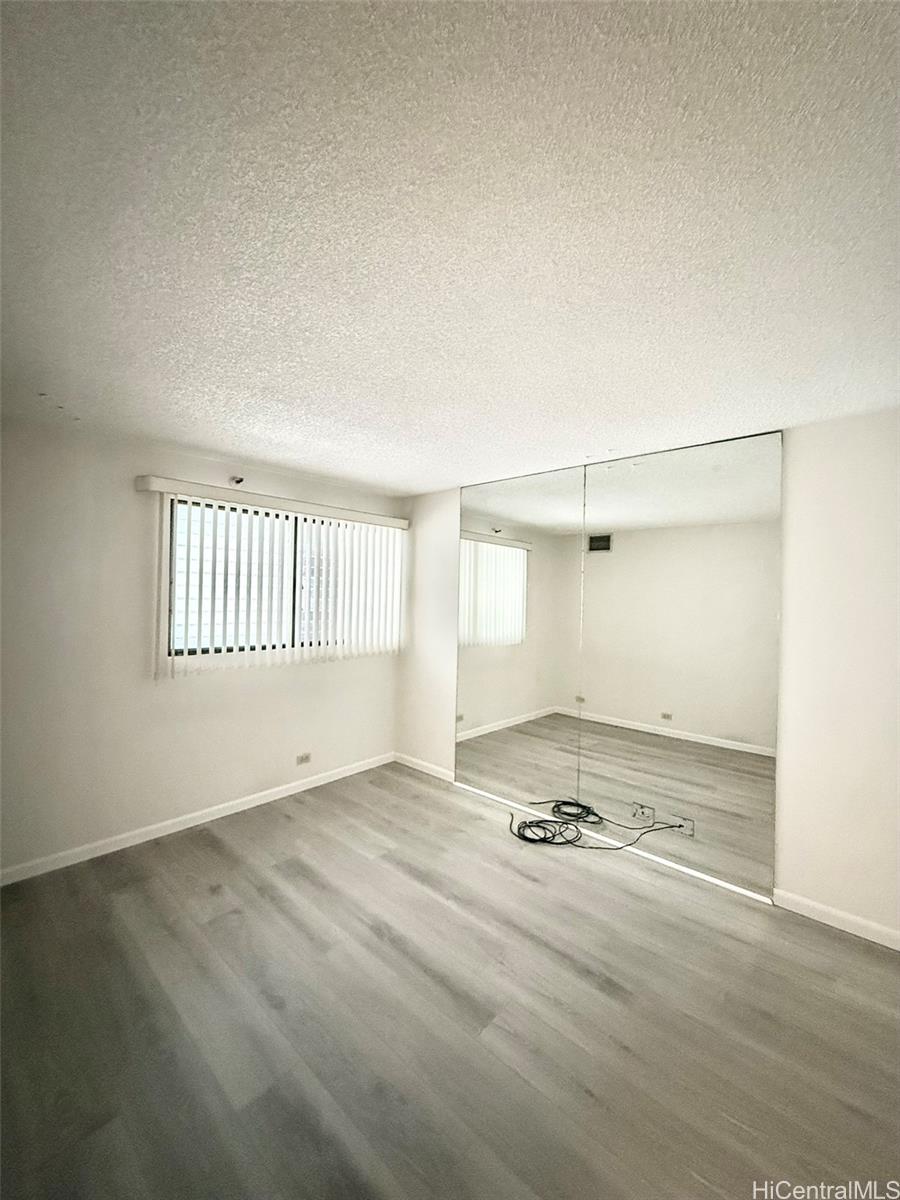 555 Hahaione St Honolulu - Rental - photo 16 of 25