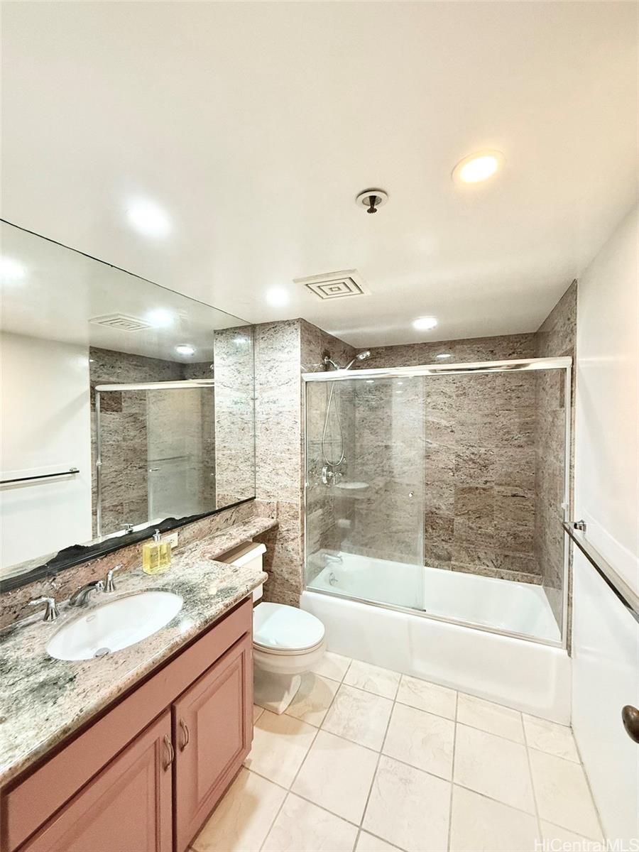 555 Hahaione St Honolulu - Rental - photo 18 of 25