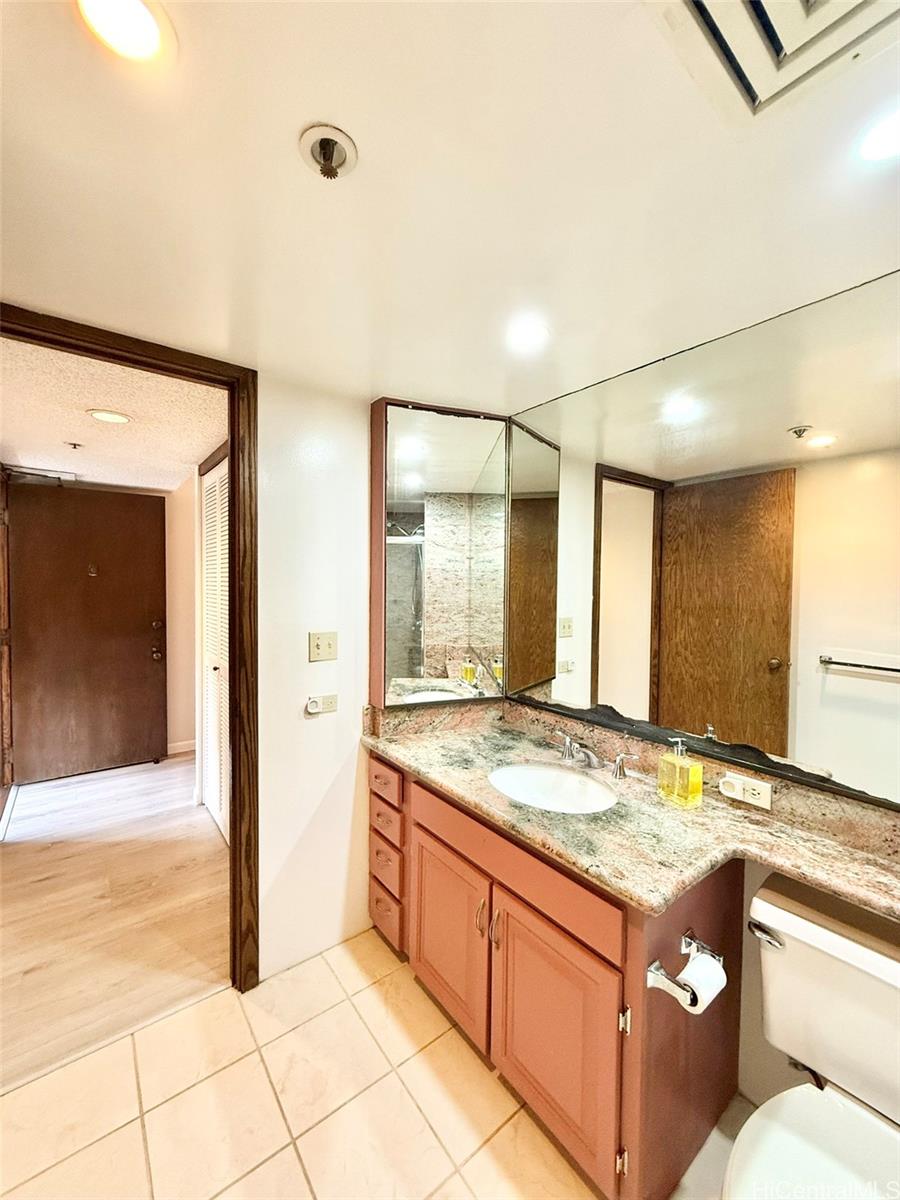 555 Hahaione St Honolulu - Rental - photo 19 of 25