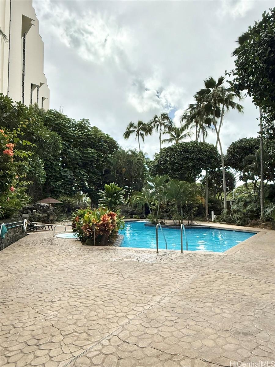 555 Hahaione St Honolulu - Rental - photo 23 of 25