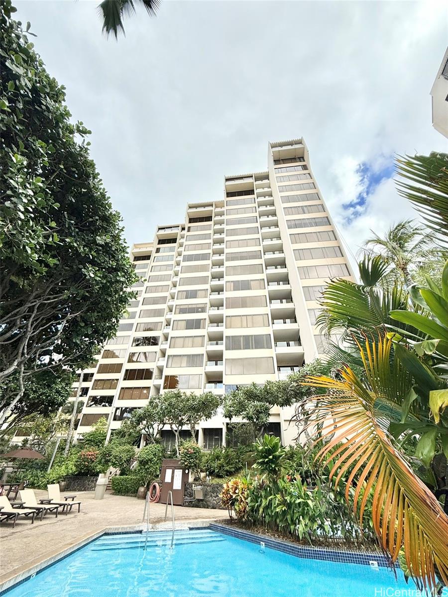 555 Hahaione St Honolulu - Rental - photo 24 of 25