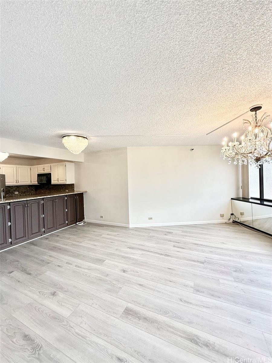 555 Hahaione St Honolulu - Rental - photo 9 of 25