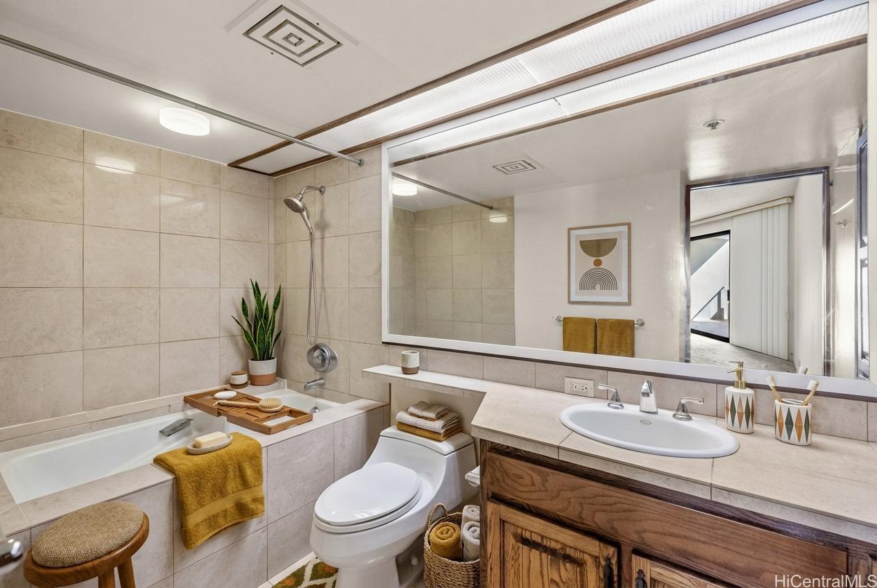 Commodore condo # 3E, Honolulu, Hawaii - photo 4 of 23