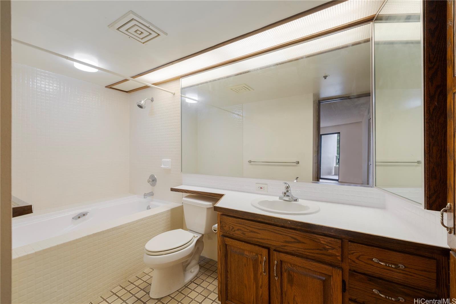 Commodore condo # 5E, Honolulu, Hawaii - photo 16 of 23