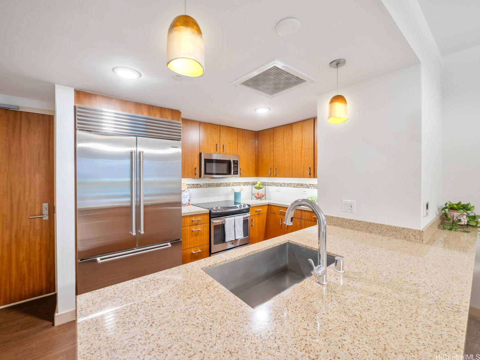 Keauhou Place condo # 111, Honolulu, Hawaii - photo 11 of 25