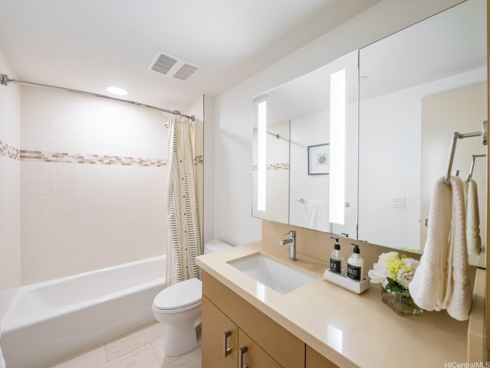 Keauhou Place condo # 111, Honolulu, Hawaii - photo 13 of 25