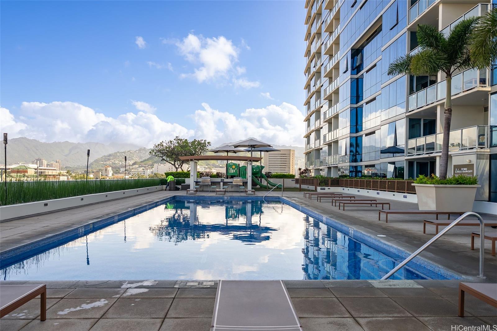 Keauhou Place condo # 1305, Honolulu, Hawaii - photo 18 of 25