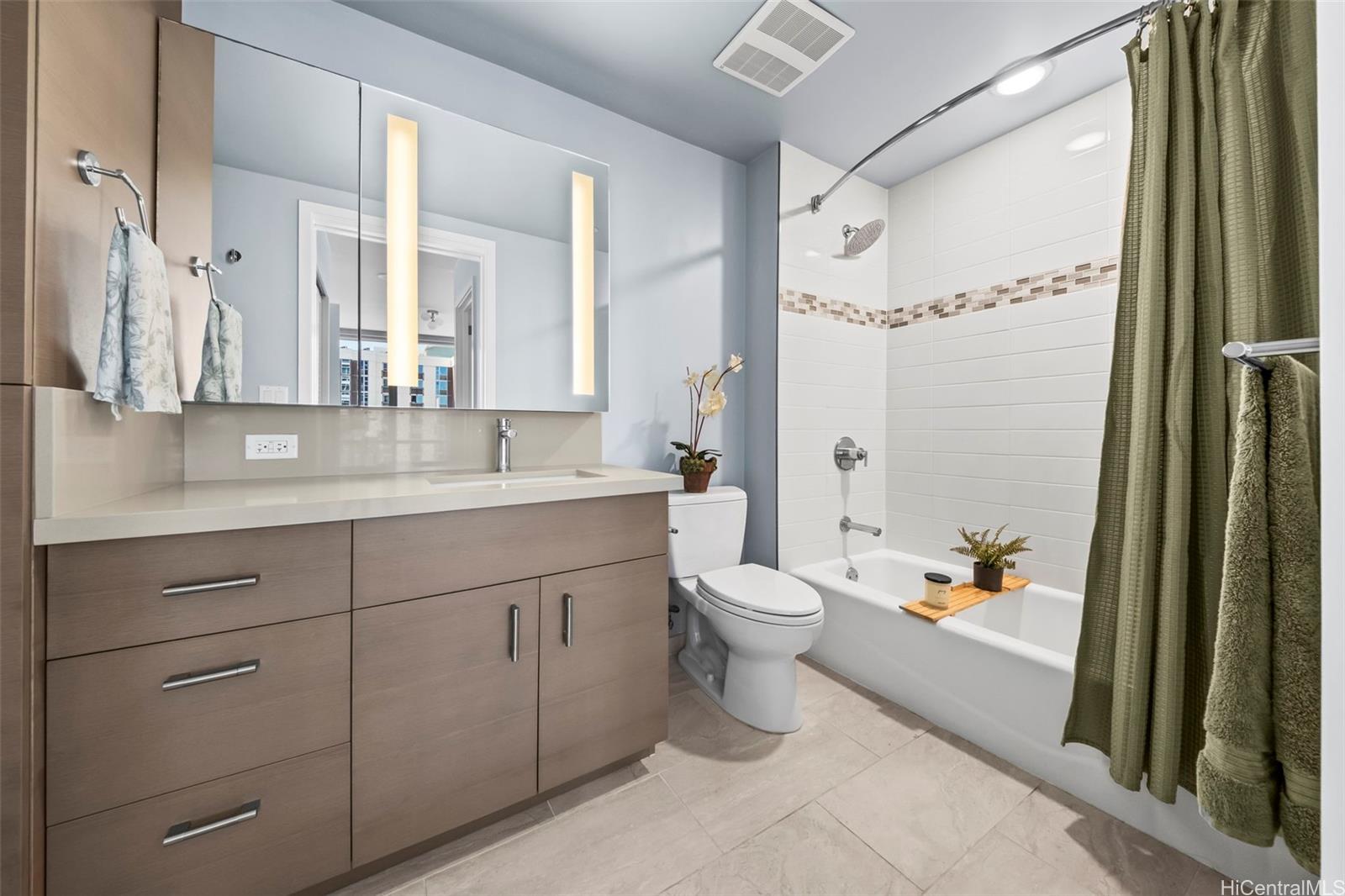 Keauhou Place condo # 1401, Honolulu, Hawaii - photo 14 of 25