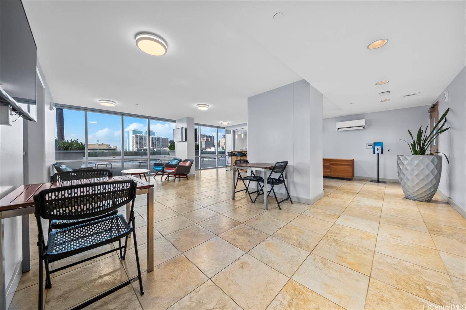 Keauhou Place condo # 1401, Honolulu, Hawaii - photo 22 of 25