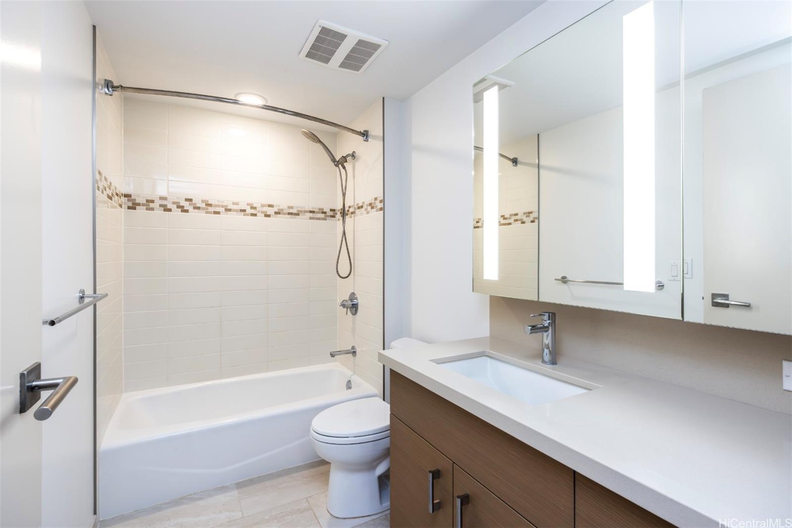 Keauhou Place condo # 1811, Honolulu, Hawaii - photo 11 of 20