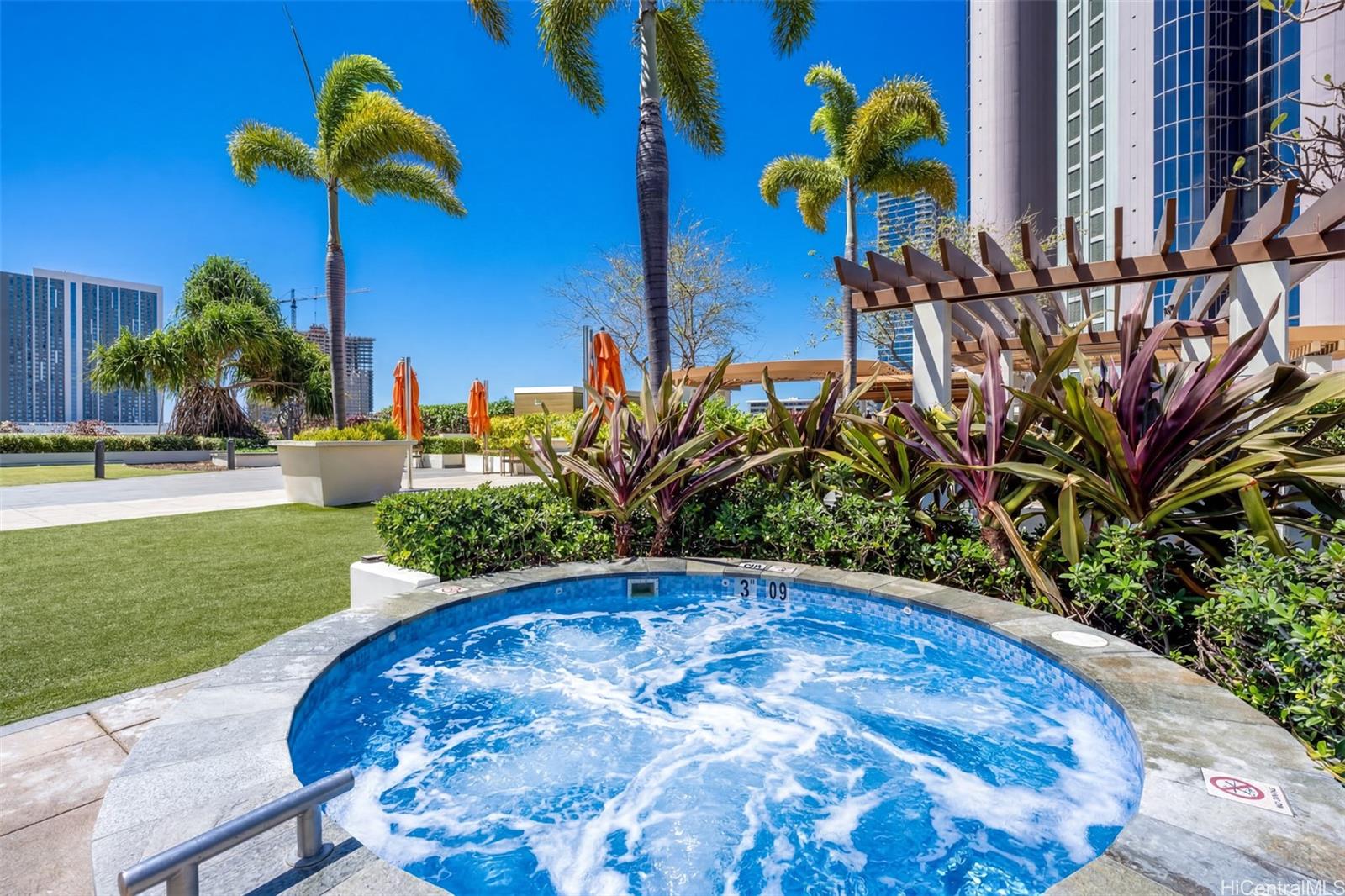 Keauhou Place condo # 1811, Honolulu, Hawaii - photo 15 of 20