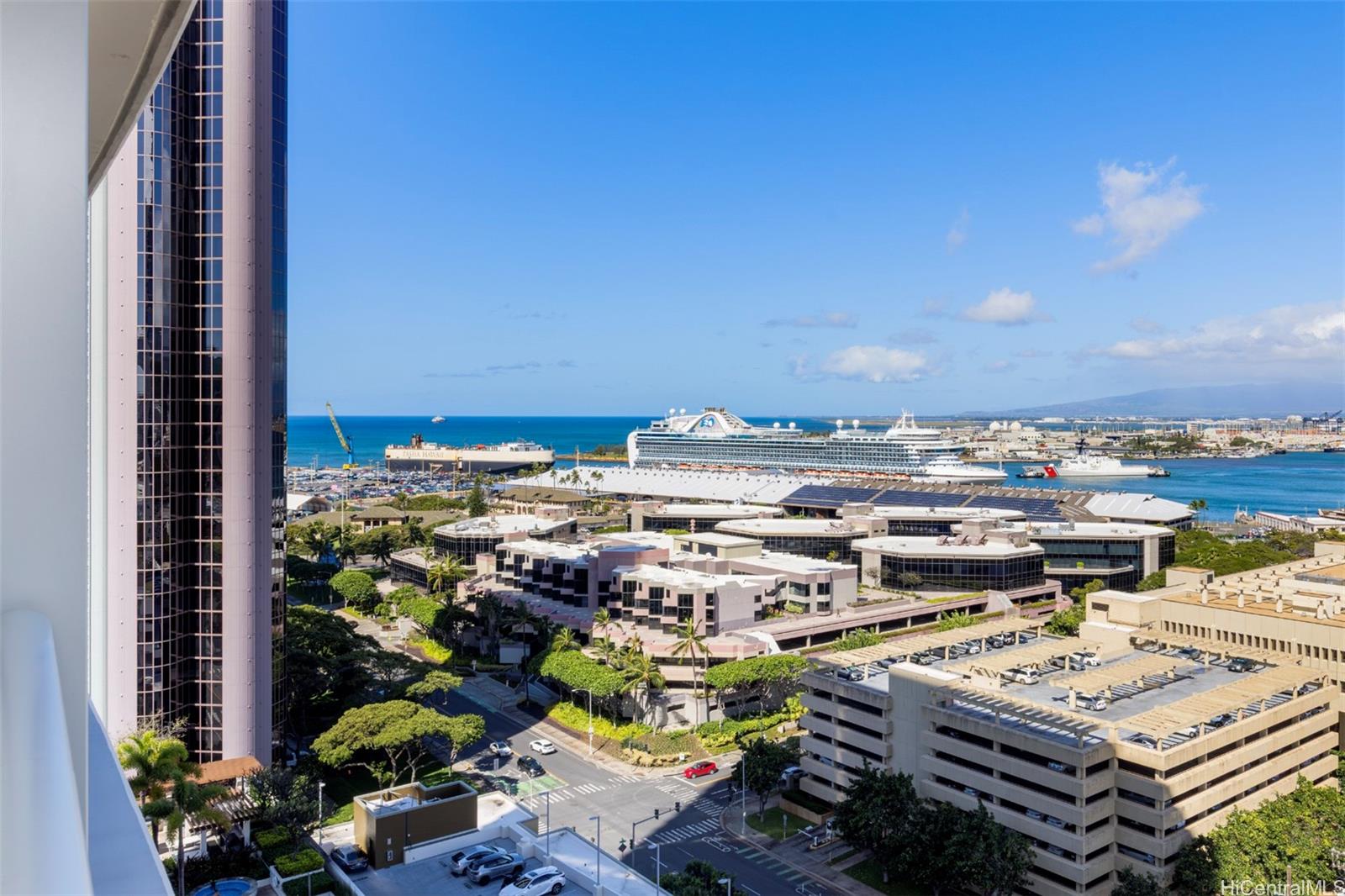 Keauhou Place condo # 1811, Honolulu, Hawaii - photo 3 of 20