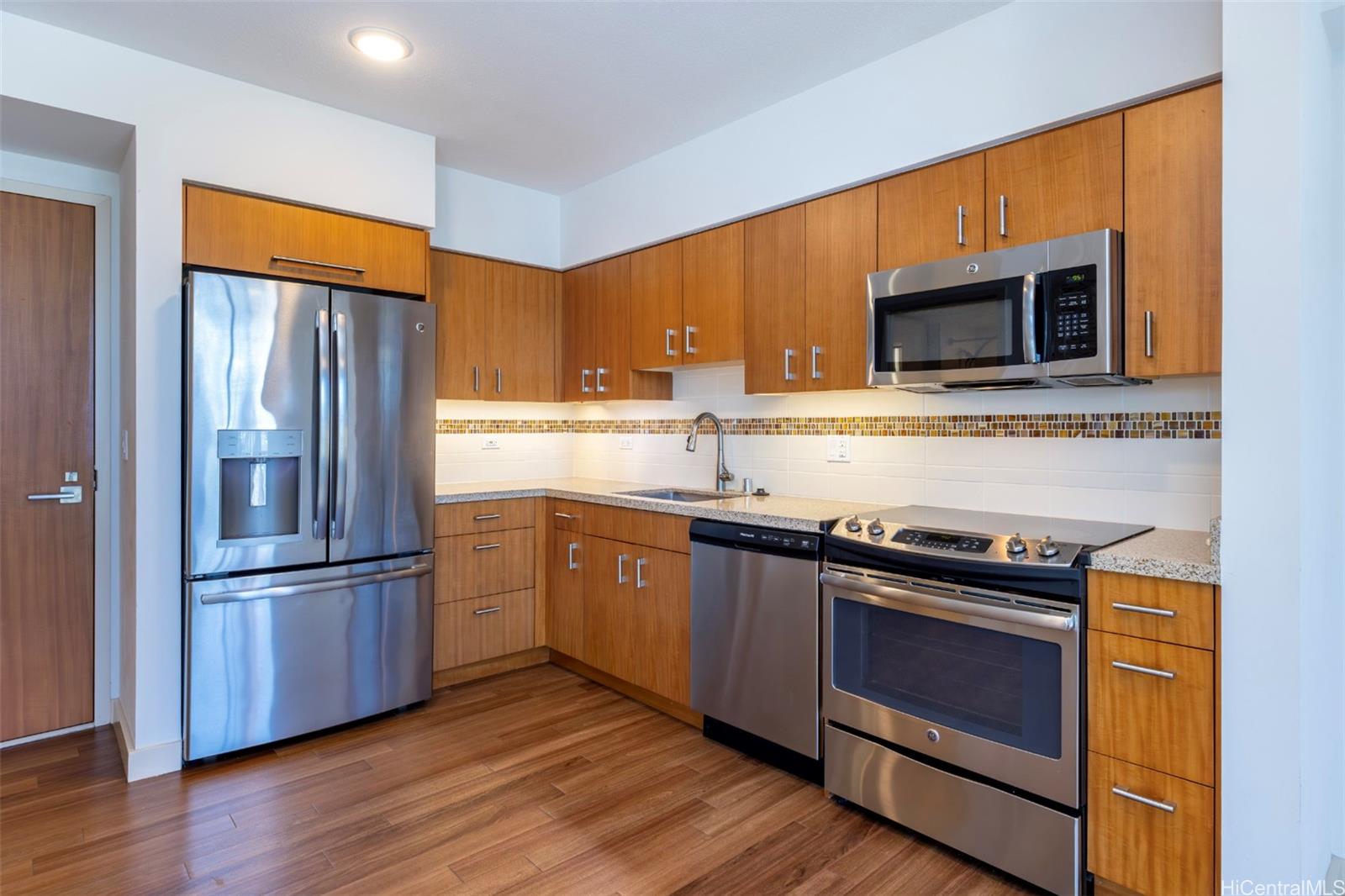 Keauhou Place condo # 1811, Honolulu, Hawaii - photo 7 of 20