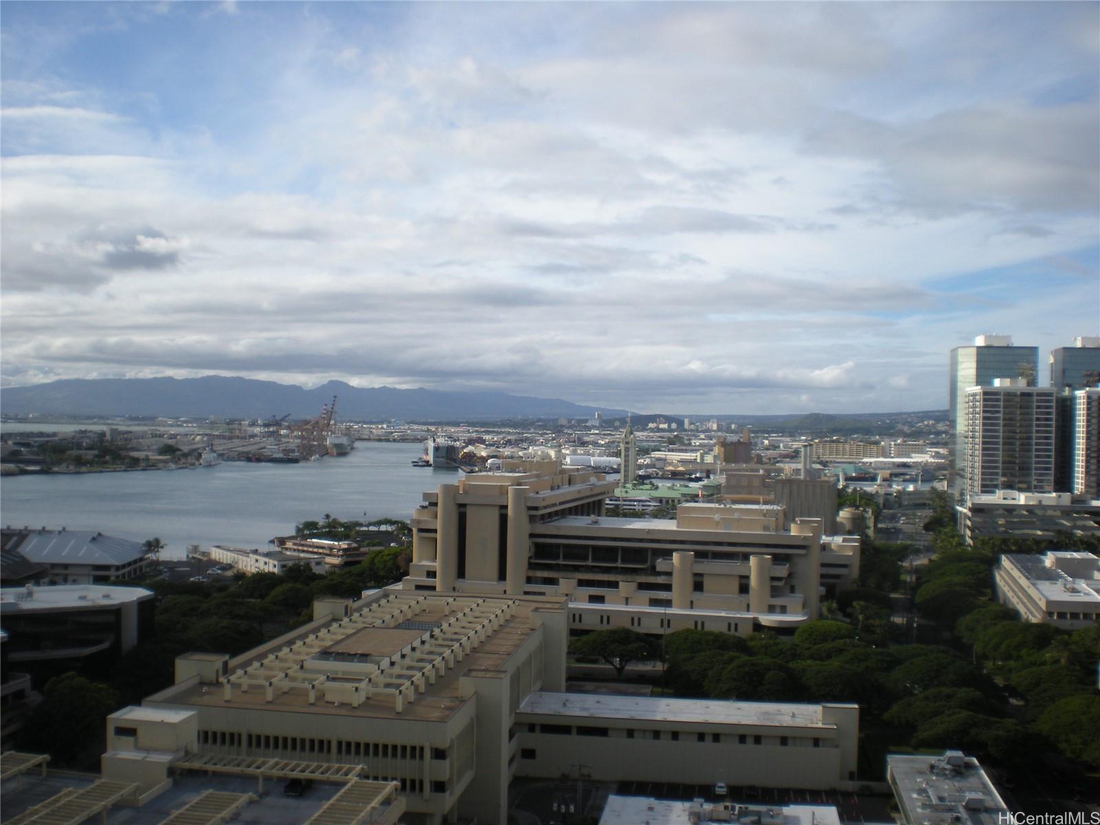 555 South St Honolulu - Rental - photo 2 of 18