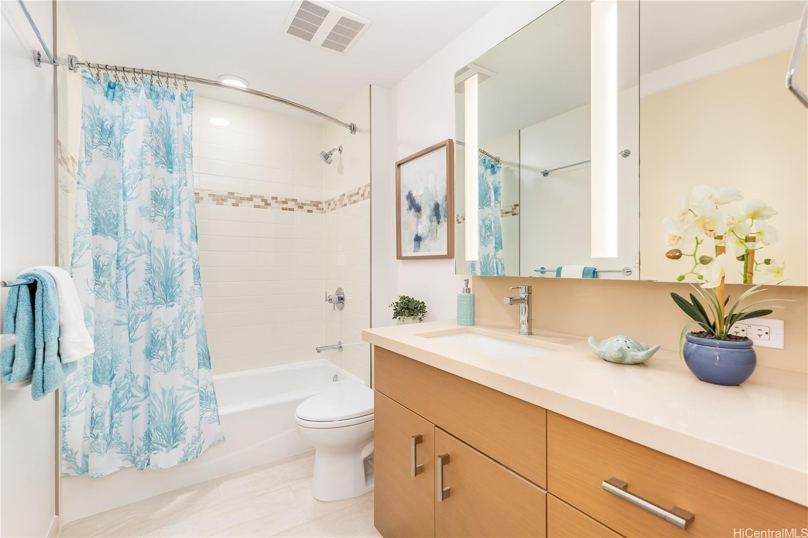 Keauhou Place condo # 2211, Honolulu, Hawaii - photo 11 of 25