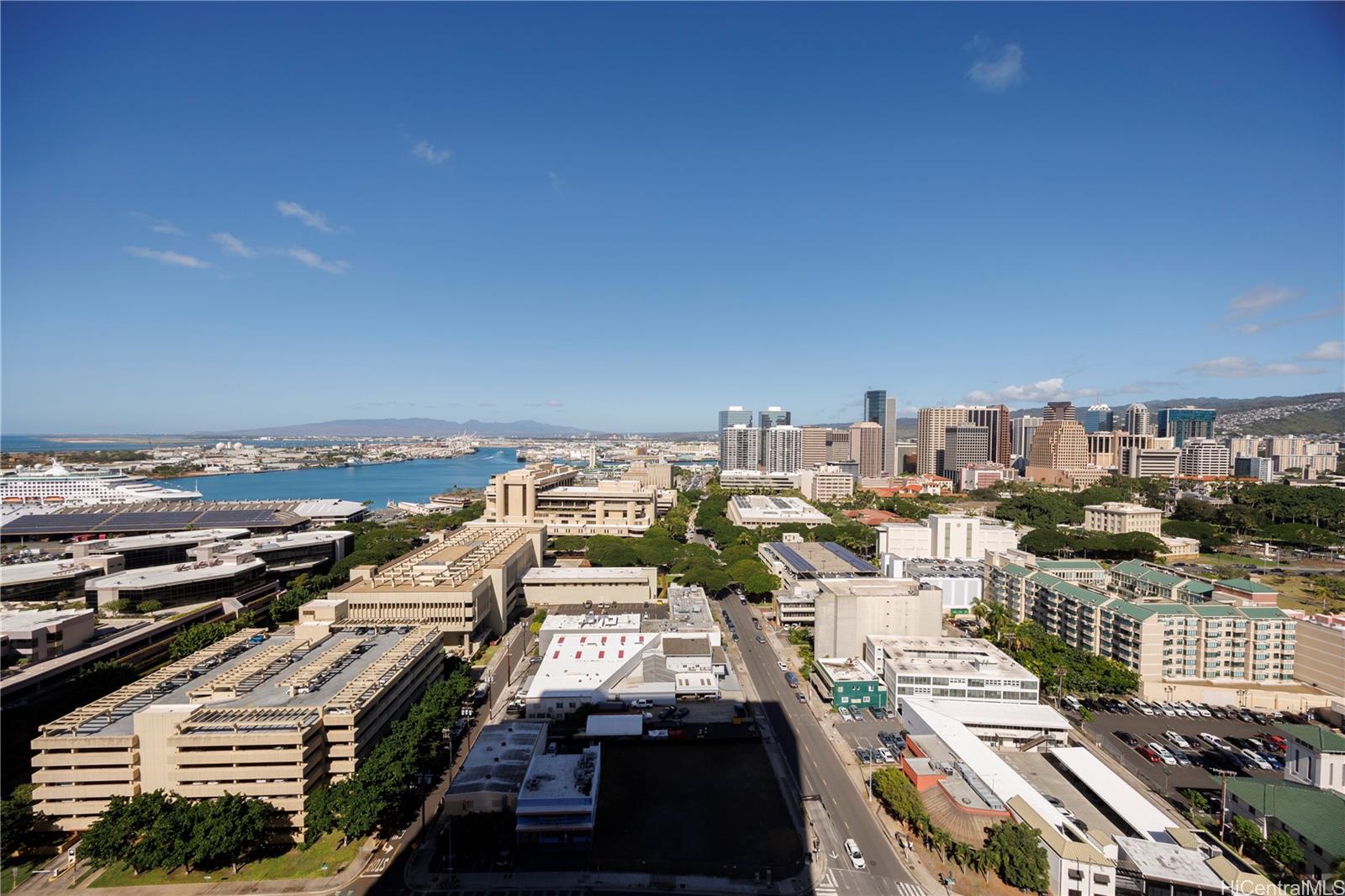 Keauhou Place condo # 2411, Honolulu, Hawaii - photo 11 of 24