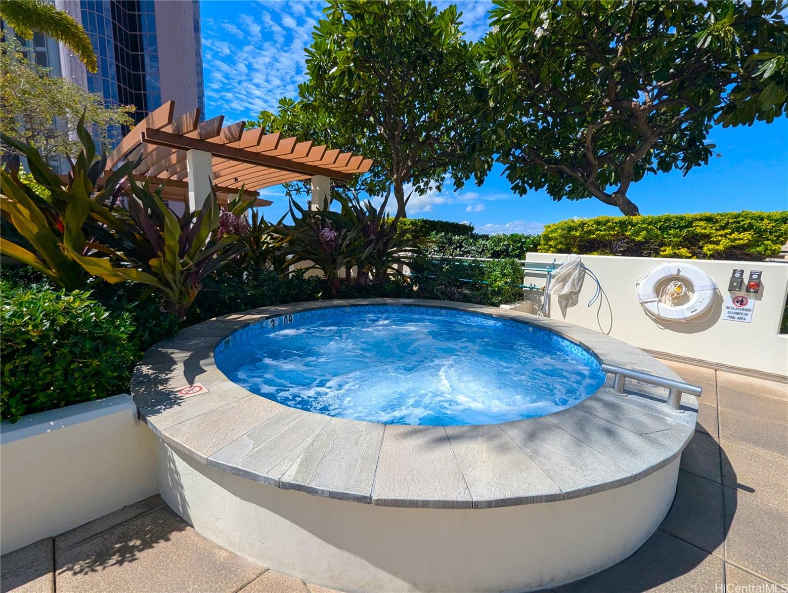 Keauhou Place condo # 2411, Honolulu, Hawaii - photo 13 of 21