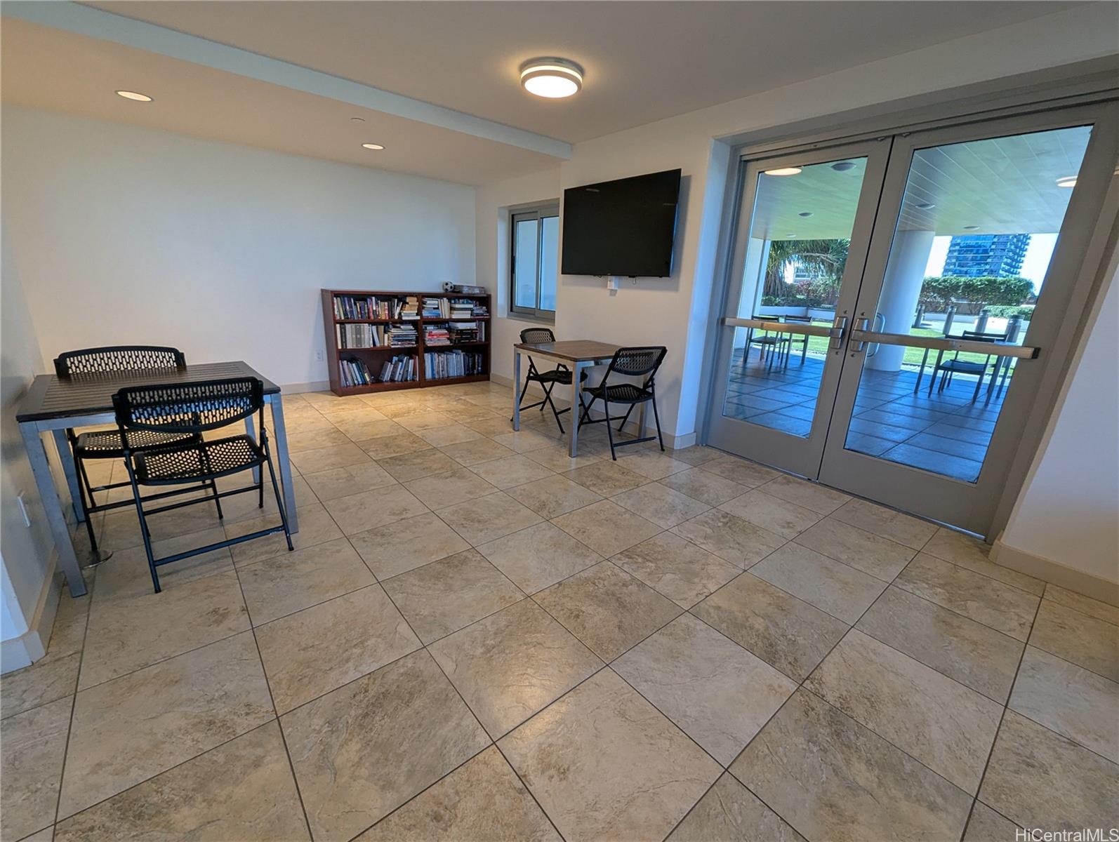 Keauhou Place condo # 2411, Honolulu, Hawaii - photo 17 of 21