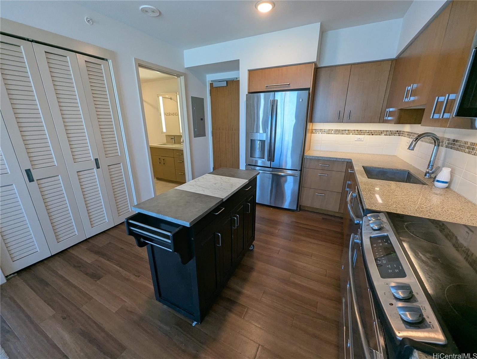 Keauhou Place condo # 2411, Honolulu, Hawaii - photo 3 of 21