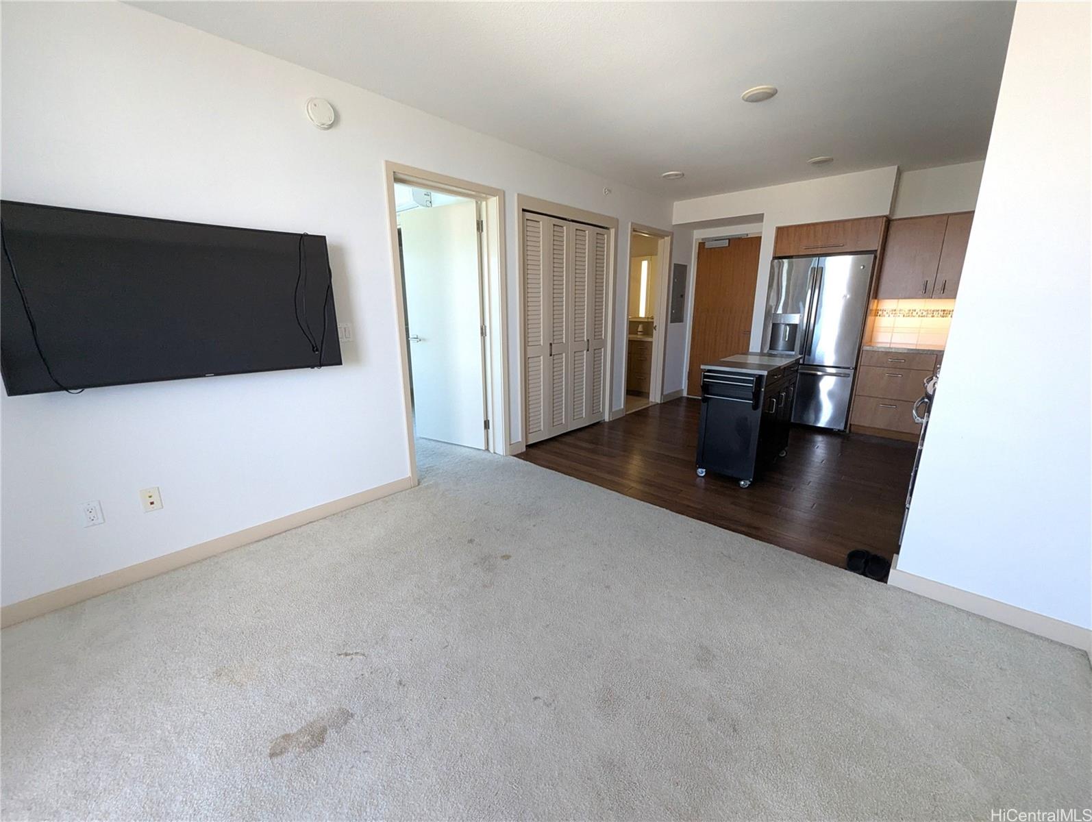 Keauhou Place condo # 2411, Honolulu, Hawaii - photo 4 of 21