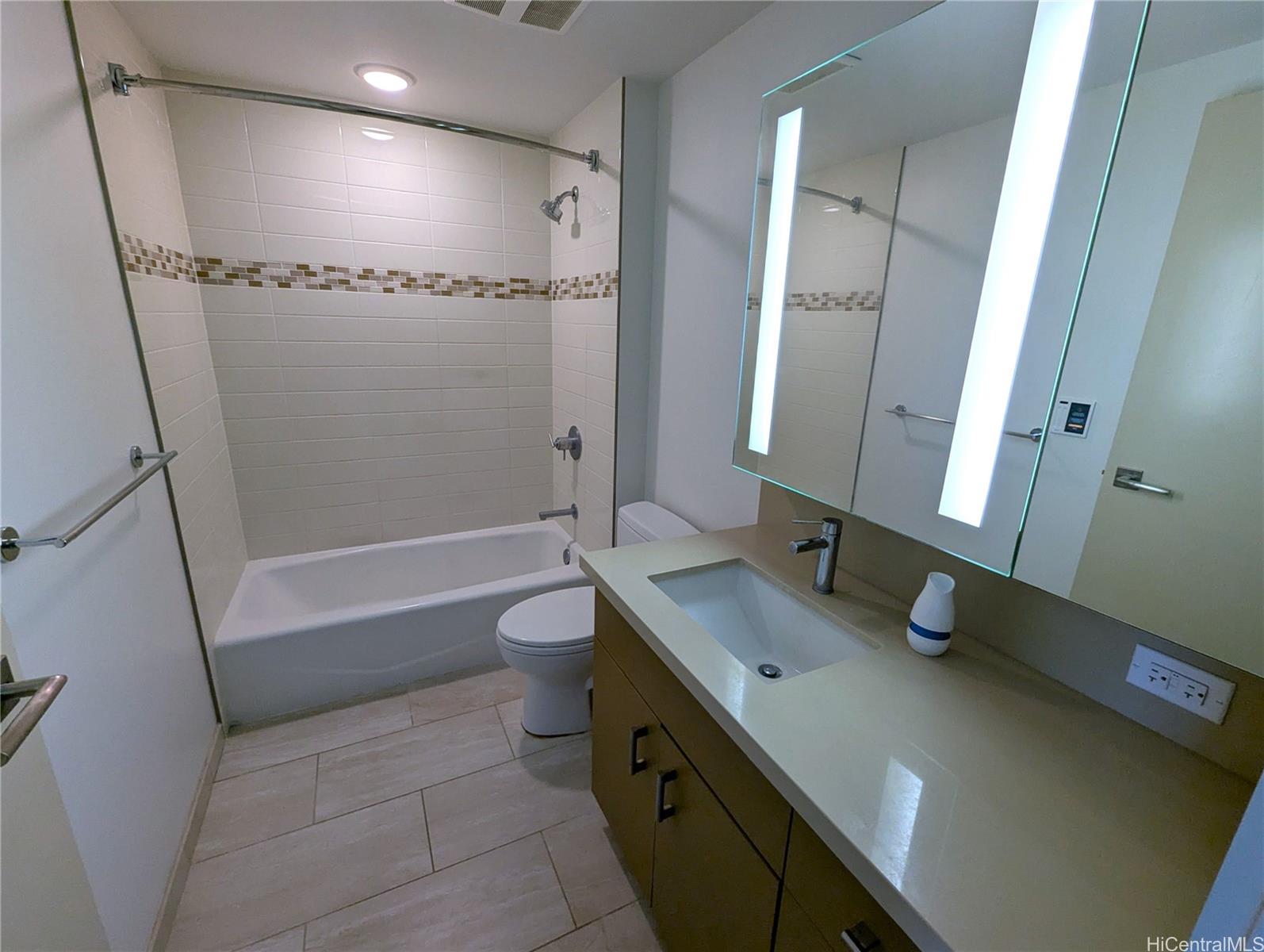 Keauhou Place condo # 2411, Honolulu, Hawaii - photo 8 of 21