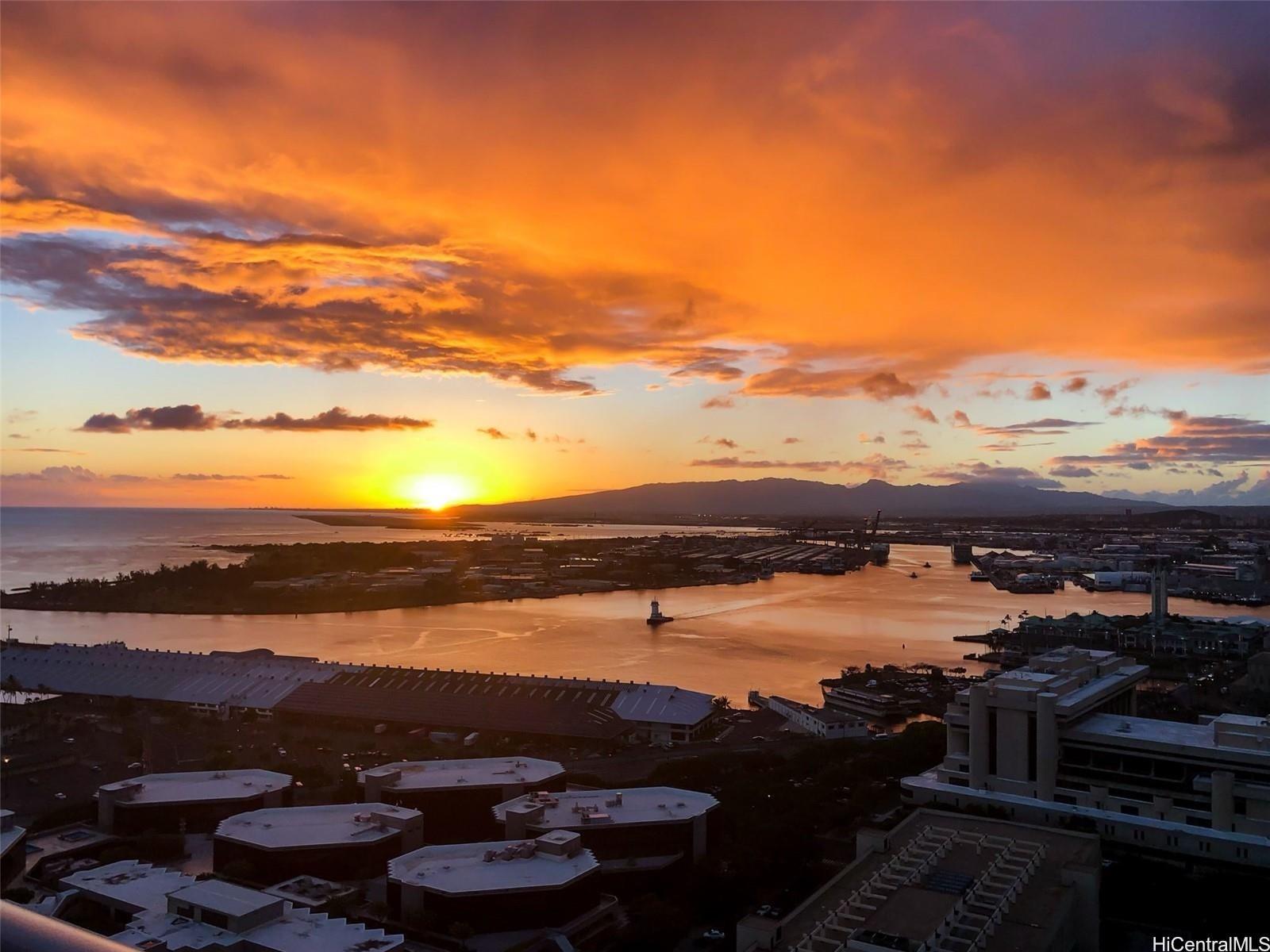 Keauhou Place condo # 3409, Honolulu, Hawaii - photo 2 of 23