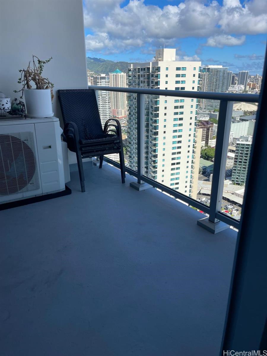 Keauhou Place condo # 3902, Honolulu, Hawaii - photo 3 of 22