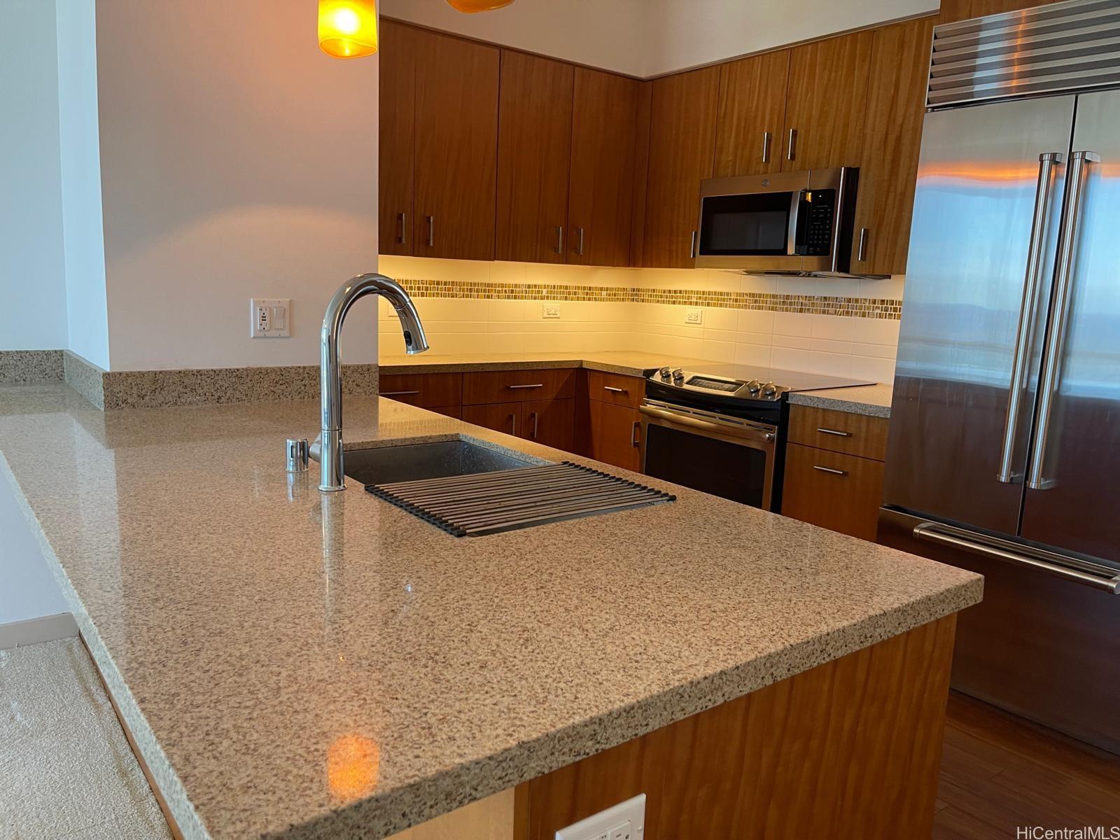 Keauhou Place condo # 3902, Honolulu, Hawaii - photo 7 of 22