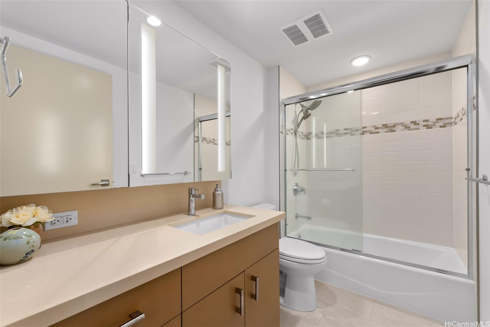 Keauhou Place condo # 4004, Honolulu, Hawaii - photo 10 of 24