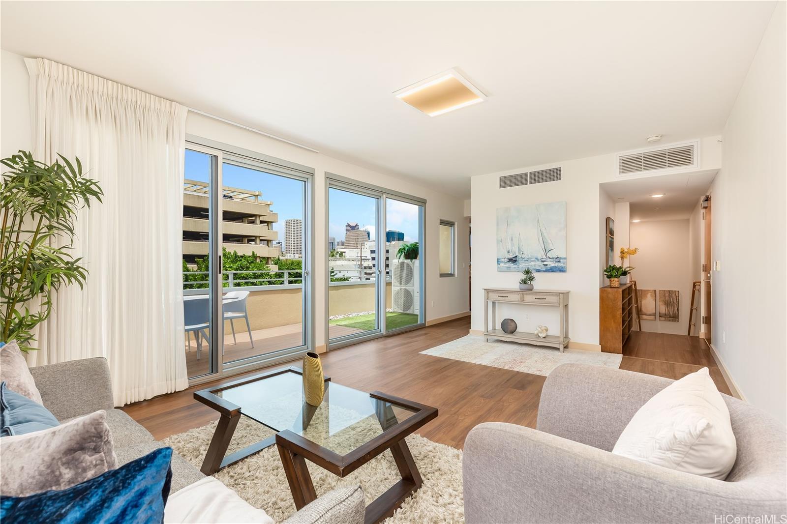 Keauhou Place condo # 407, Honolulu, Hawaii - photo 3 of 25
